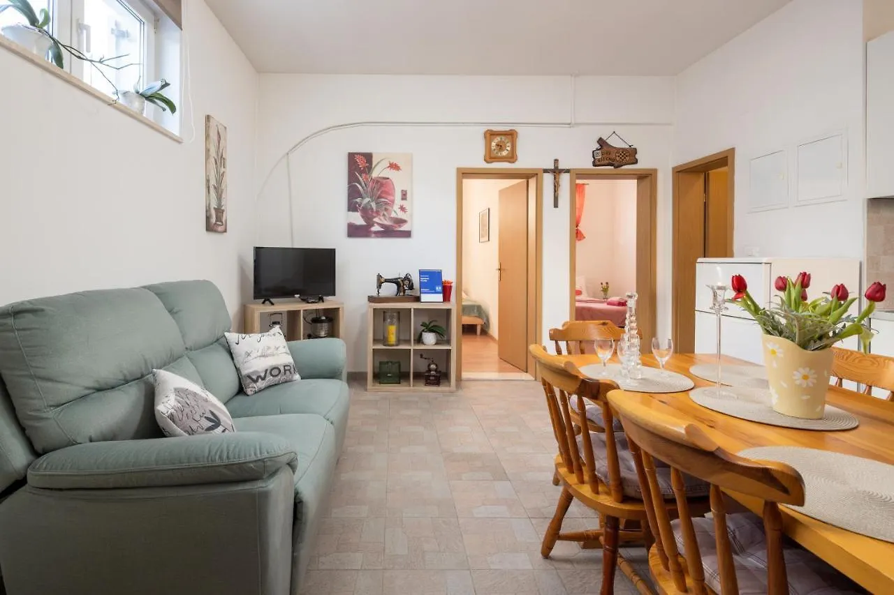 Apartment Kaja Kastela