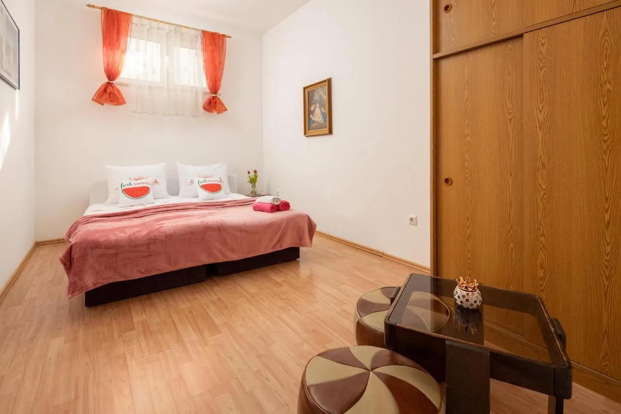 Apartment Kaja Kaštela 0*,